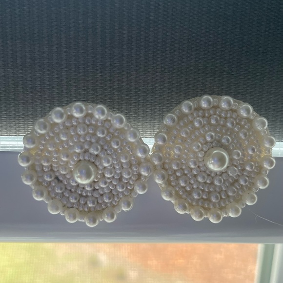 White Pearl Clouds Handmade Choker Necklace Set with Matching Earrings - Picture 2 of 3